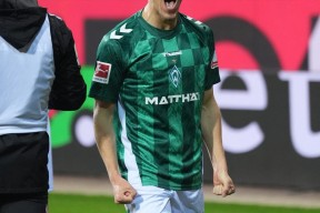 开云体育 -德甲赛程吃紧，斯图加特赛后手感冰凉，质疑声仍在，团队化学反应显著(德甲斯图加特阵容)