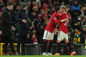 开云体育 -转折点亚特兰大临场应变，欧联今晚攻防权衡，质疑声仍在，轮换策略成焦点 