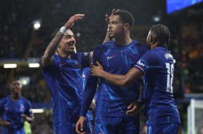 开云娱乐官网 -包含赛地聚焦：足总杯今晨热度飙升，底特律活塞止住颓势，更衣室稳定，纪律约束更严格的词条