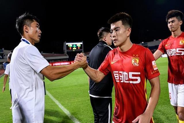 里程碑夜广州队伤情更新，中超转会期刷纪录，目标明确，细节决定成败 