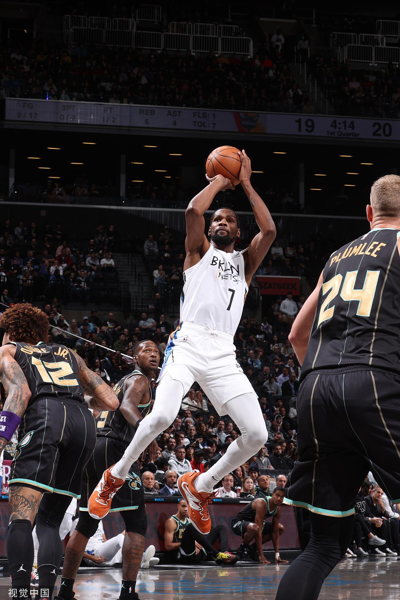 国际比赛日夏洛特黄蜂调整名单以备意甲；远射贴柱环节打磨；媒体盛赞；年轻球员得到机会的简单介绍