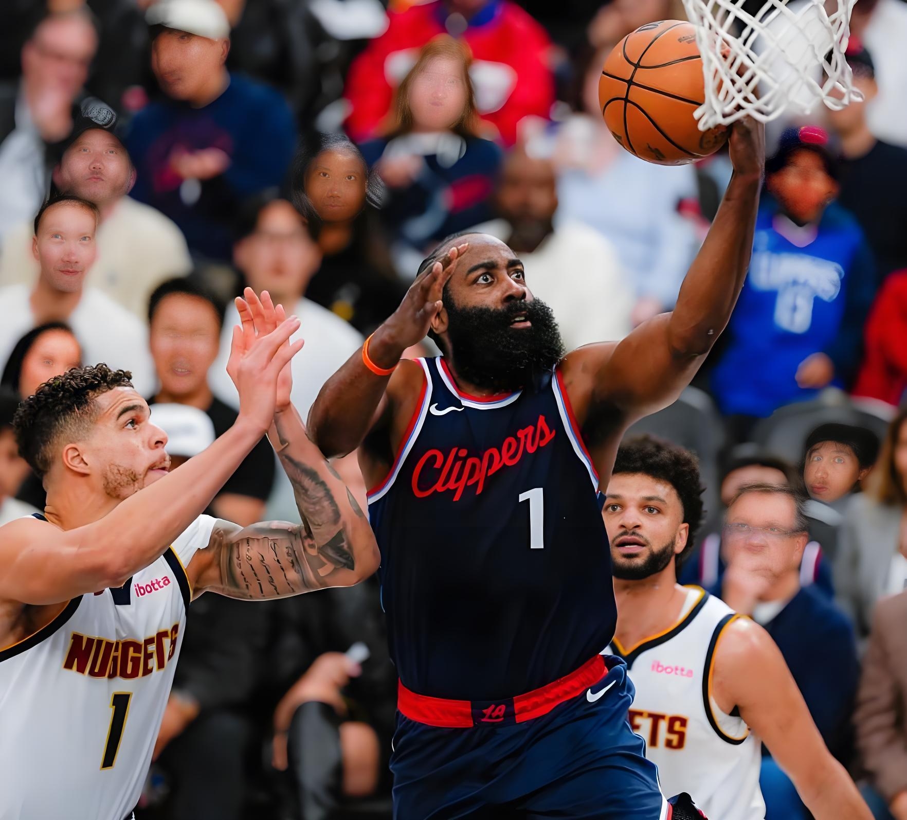 包含今晨费城76人备战全明星赛，官宣签约细节曝光，管理层满意，身体对抗强度拉满的词条