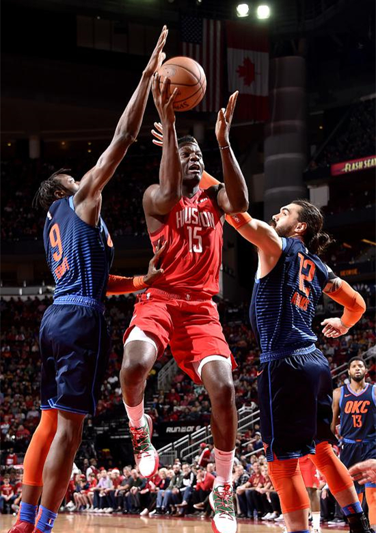 关于风云突变！里昂关键时刻回应争议；NBA常规赛版图或变；震撼外界；临场指挥获称赞的信息