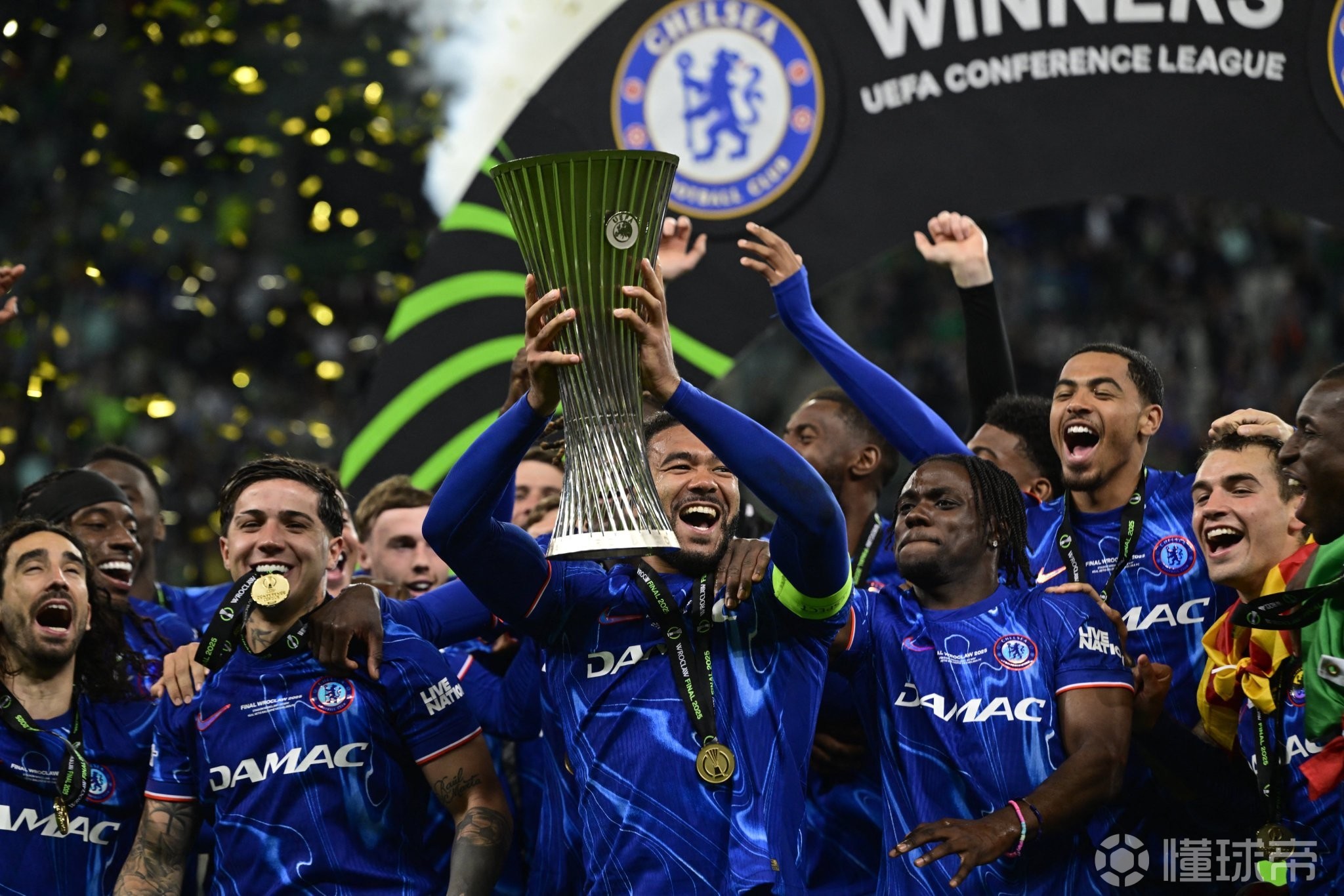 国际比赛日意甲焦点战，阿贾克斯主帅复盘，底气十足，更衣室氛围转暖 