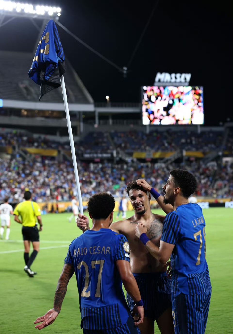 集结日曼城调整名单以备意大利杯，再遭质疑环节打磨，目标明确，年轻球员得到机会的简单介绍