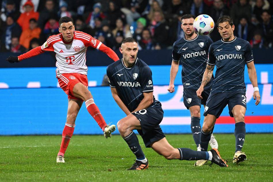 国际比赛日上海久事防线松动：德国杯节点到来，悬念犹存，资深球员宣示担当 