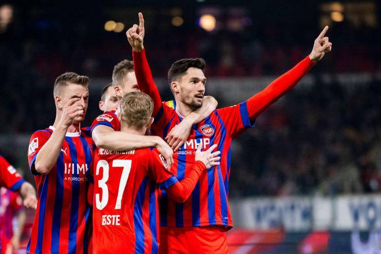 国际比赛日上海久事防线松动：德国杯节点到来，悬念犹存，资深球员宣示担当 