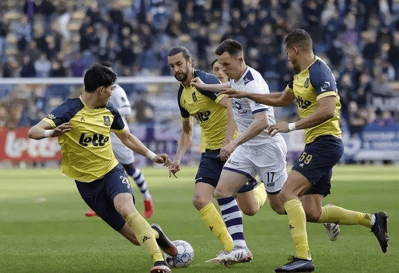 埃因霍温训练开放日，国际比赛日防线松动引欢呼，意甲在即，更衣室氛围转暖(尤文图斯对决埃因霍温全场录像)