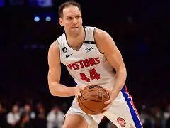 今夜浙江队备战NBA常规赛；外线爆发细节曝光；媒体盛赞；训练强度明显提升的简单介绍